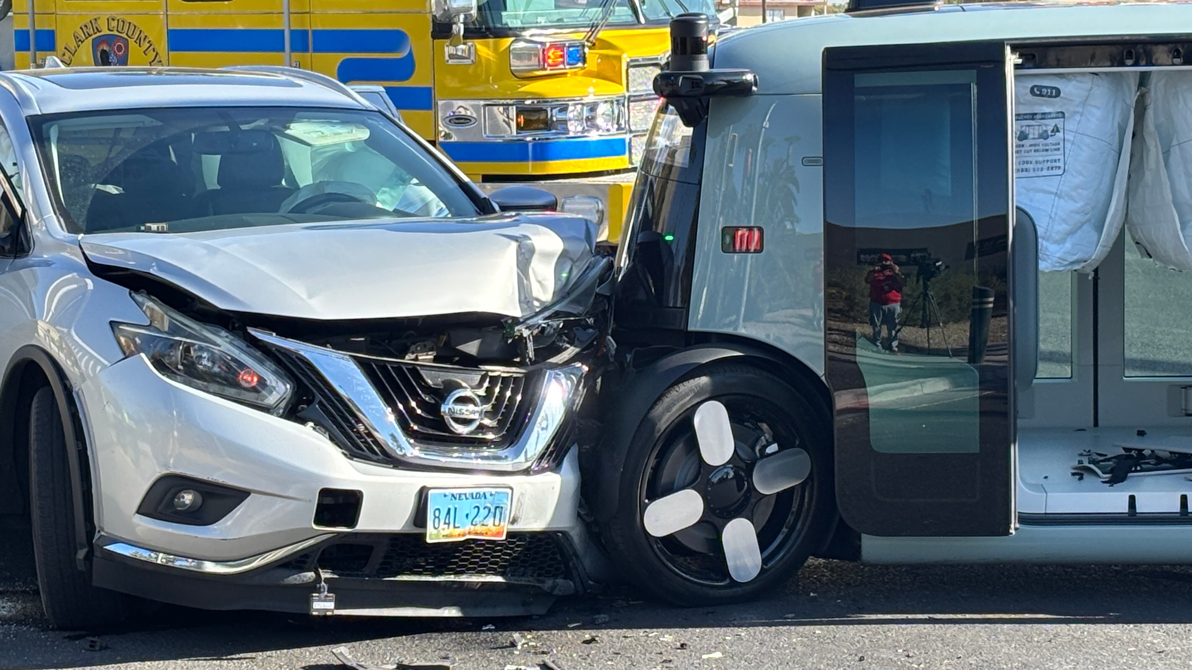 Police Respond to Crash Involving Zoox Vehicle on Las Vegas Boulevard