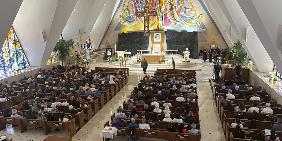 Las Vegas Catholic community gathers for memorial mass for Pope Francis Las Vegas Catholic community gathers for memorial mass for Pope Francis