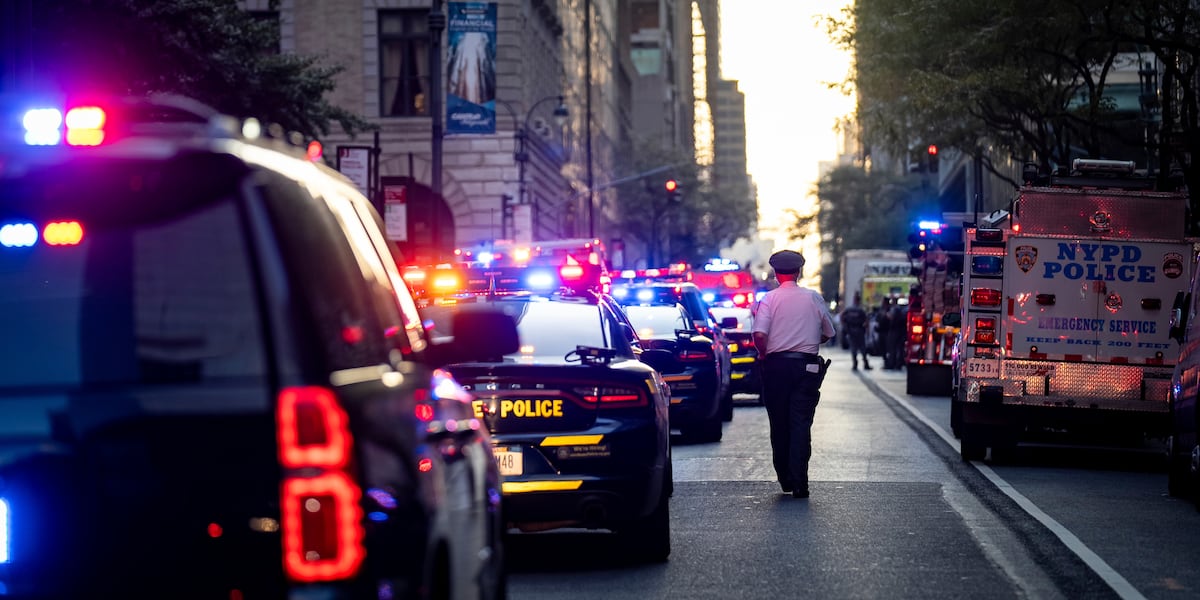 Gunman who killed 4 at Manhattan office building was targeting NFL headquarters, mayor says Gunman who killed 4 at Manhattan office building was targeting NFL headquarters, mayor says