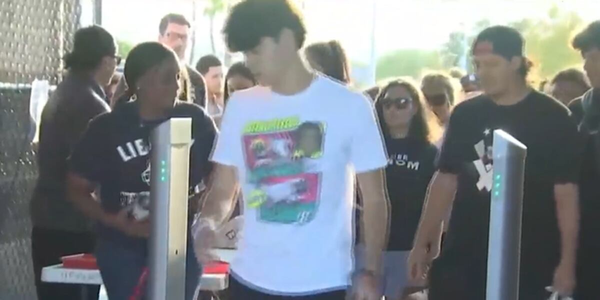 CCSD Director of School Safety, Police Chief offer insight into weapons detection strategy CCSD Director of School Safety, Police Chief offer insight into weapons detection strategy