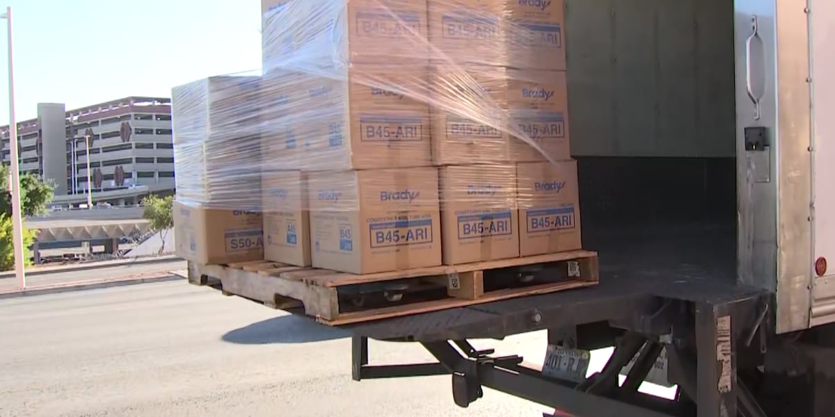 MGM donates food, supplies to TSA workers in Las Vegas MGM donates food, supplies to TSA workers in Las Vegas