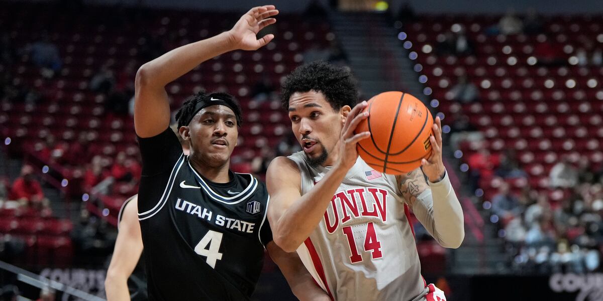UNLV scores final 7 points to beat No. 22 Utah State 65-62 UNLV scores final 7 points to beat No. 22 Utah State 65-62