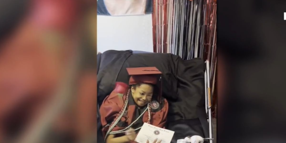 High school holds early graduation for Las Vegas Valley teen fighting terminal cancer High school holds early graduation for Las Vegas Valley teen fighting terminal cancer