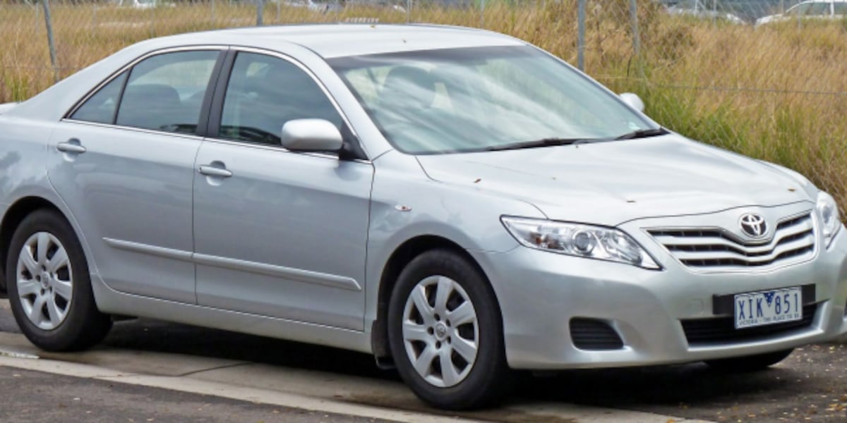 Las Vegas Metro Police looking for hit-and-run driver that killed cyclist Las Vegas Metro Police looking for hit-and-run driver that killed cyclist