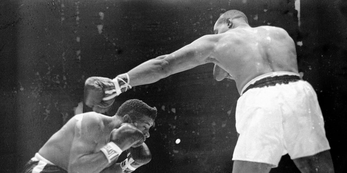 Las Vegas hosts brief battle for undisputed heavyweight title Las Vegas hosts brief battle for undisputed heavyweight title