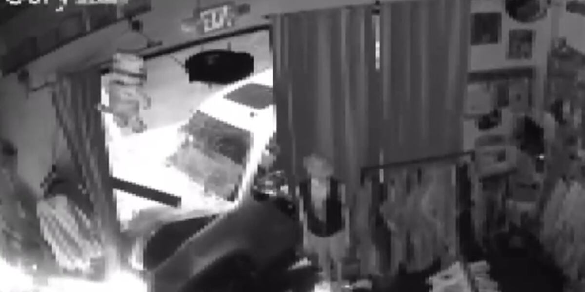 Video: Driver crashes into Downtown Las Vegas store, leaves SUV at scene Video: Driver crashes into Downtown Las Vegas store, leaves SUV at scene