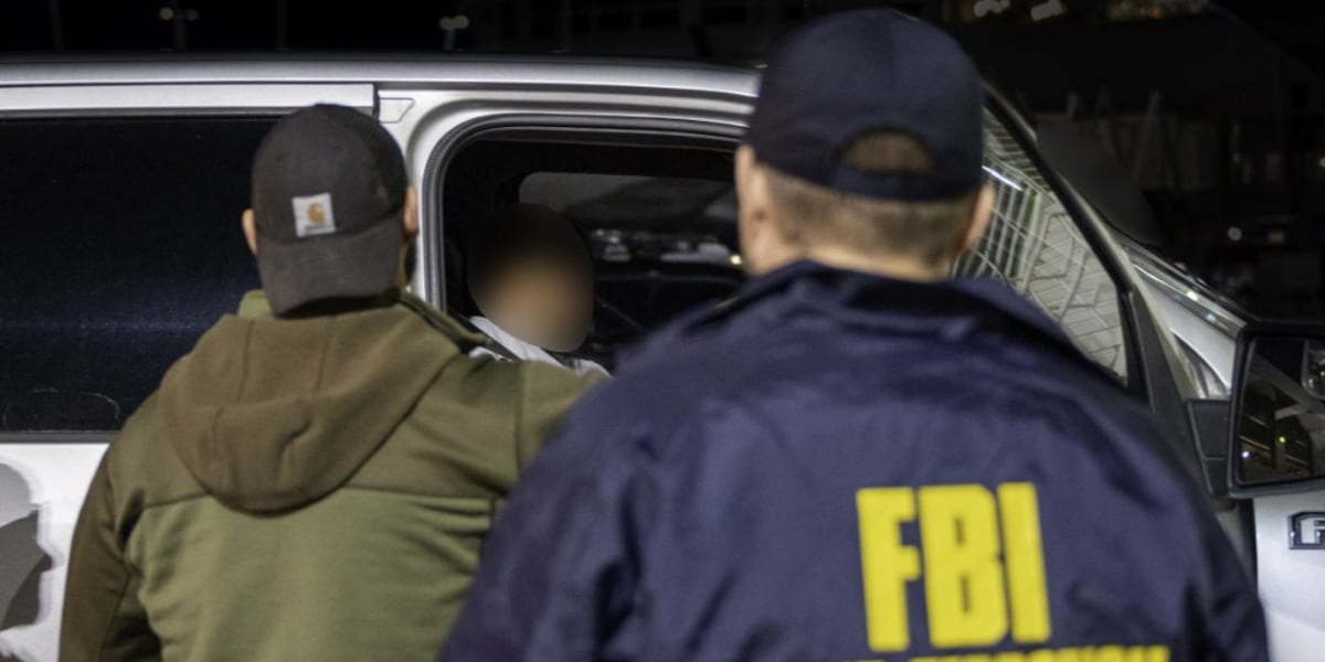 FBI Las Vegas arrests MS-13 gang member at Harry Reid Airport FBI Las Vegas arrests MS-13 gang member at Harry Reid Airport