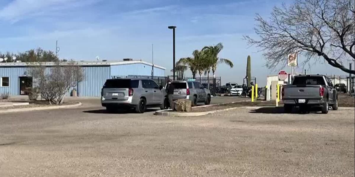 2 killed when 2 small planes collide mid-air in Arizona 2 killed when 2 small planes collide mid-air in Arizona