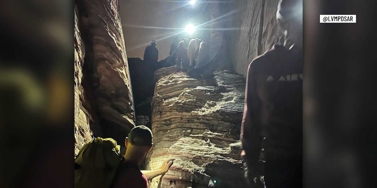 Metro search team rescues six hikers at Red Rock Canyon Metro search team rescues six hikers at Red Rock Canyon
