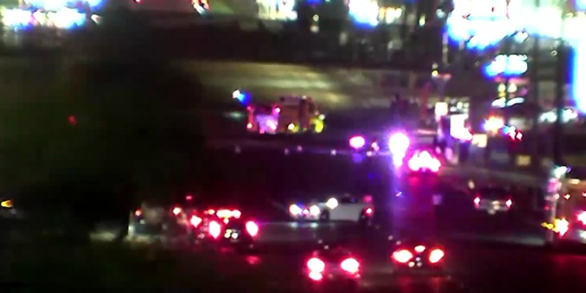 Traffic accident causes road closure in the east valley Traffic accident causes road closure in the east valley