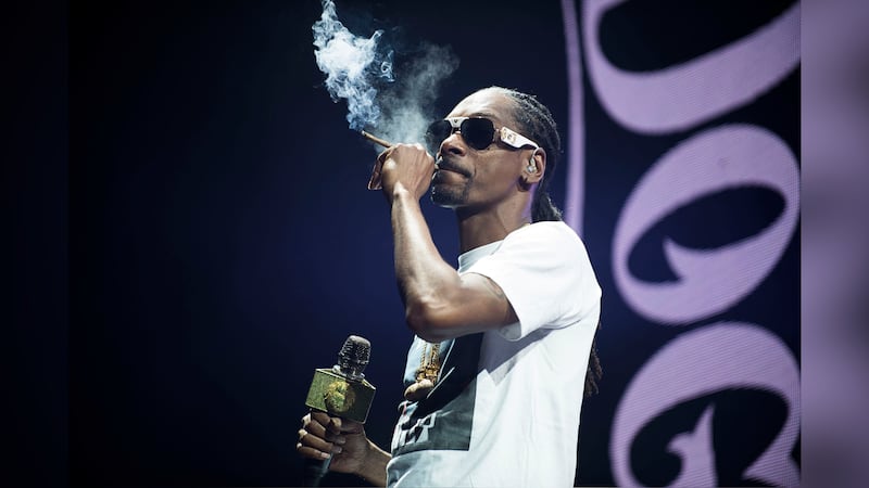 does snoop dogg smoke tobacco Snoop Dogg says he's giving up smoking does snoop dogg smoke tobacco Snoop Dogg says he's giving up smoking