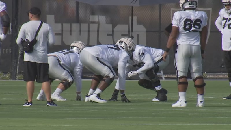 Raiders have first training camp practice in pads