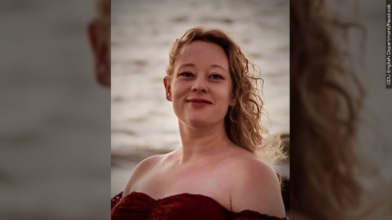 Mom accused of killing daughter by poisoning her wine at Thanksgiving dinner, officials say