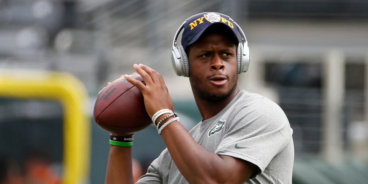 Las Vegas Raiders trade pick for quarterback Geno Smith Las Vegas Raiders trade pick for quarterback Geno Smith