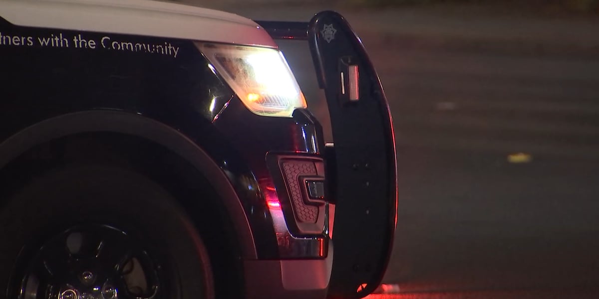 Metro investigates hit-and-run crash in the south Las Vegas Valley Metro investigates hit-and-run crash in the south Las Vegas Valley