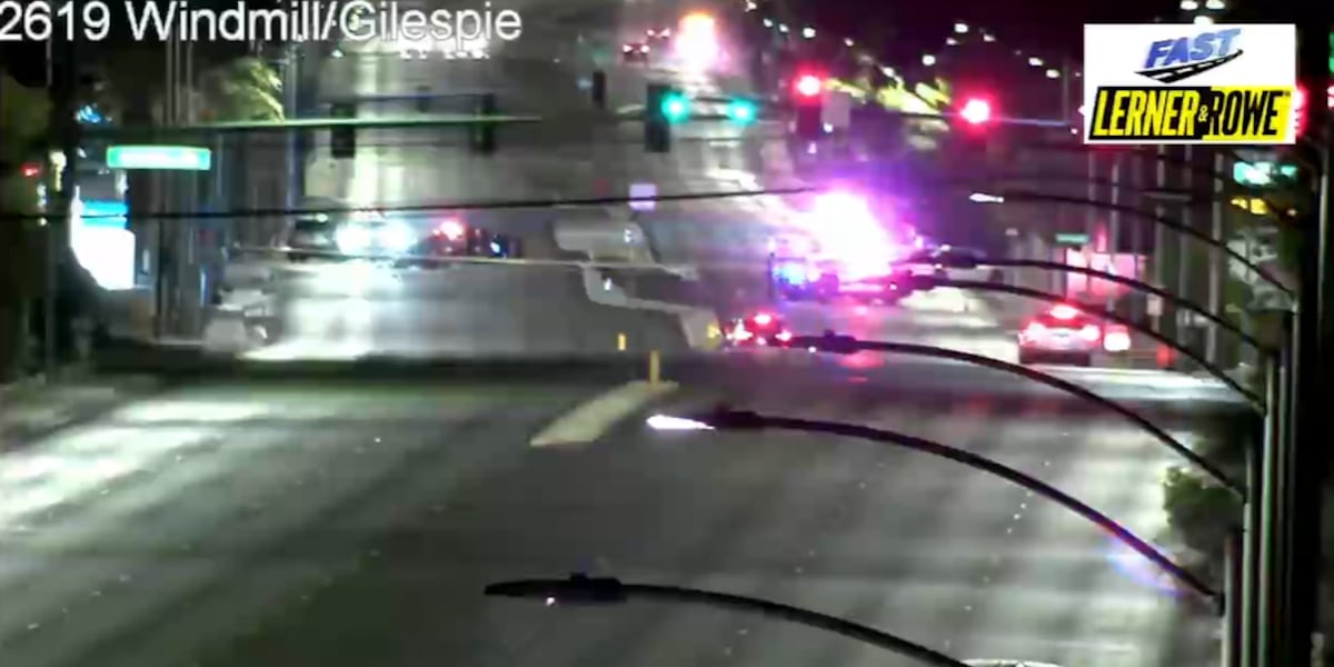 South Las Vegas crash sends motorcyclist to hospital, police say South Las Vegas crash sends motorcyclist to hospital, police say