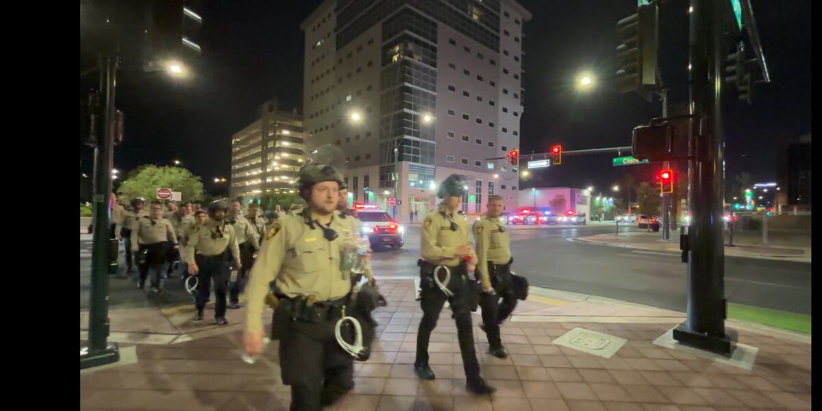Police stage outside federal courthouse after night of unrest in Downtown Las Vegas Police stage outside federal courthouse after night of unrest in Downtown Las Vegas