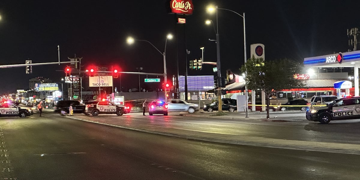 Report: Man stole U-Haul and led Las Vegas police on pursuit, driving up to 80 mph