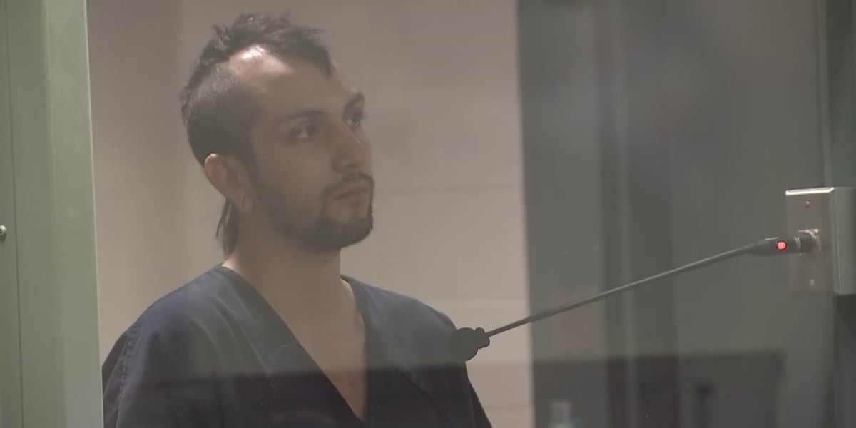 Las Vegas man traveling 100 MPH before striking pedestrian, electrical box in alleged DUI crash Las Vegas man traveling 100 MPH before striking pedestrian, electrical box in alleged DUI crash