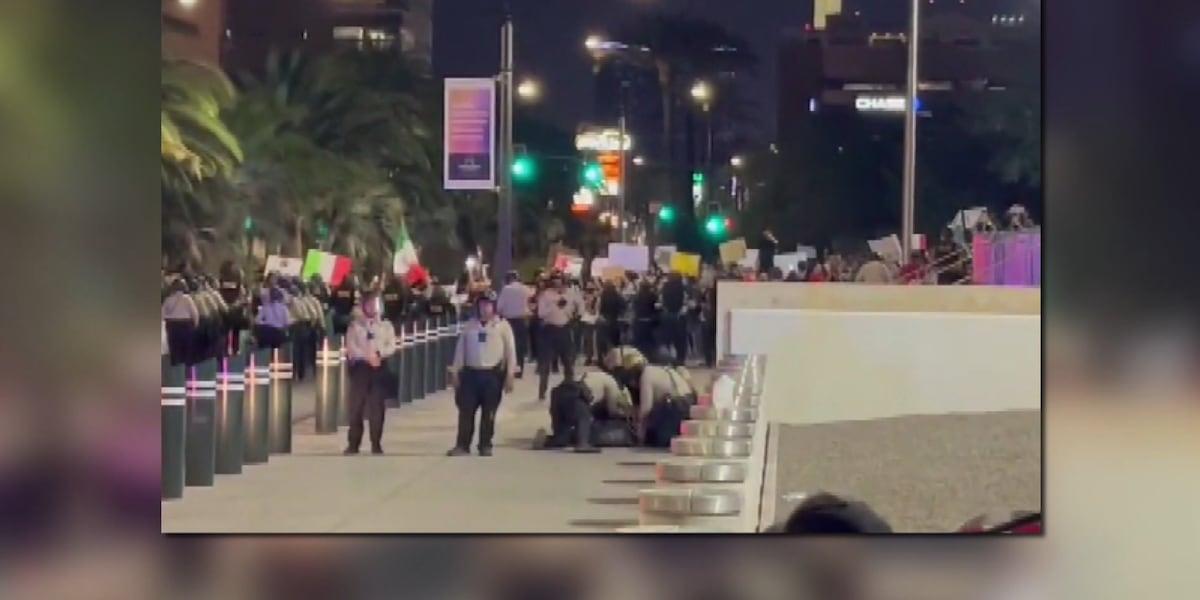 More than 90 people arrested following anti-ICE protest in Downtown Las Vegas