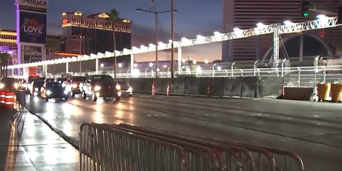 Formula 1 crews putting finishing touches on Las Vegas Strip days before Grand Prix Formula 1 crews putting finishing touches on Las Vegas Strip days before Grand Prix