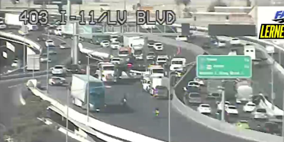 Crash on US-95 in downtown Las Vegas closes freeway Crash on US-95 in downtown Las Vegas closes freeway