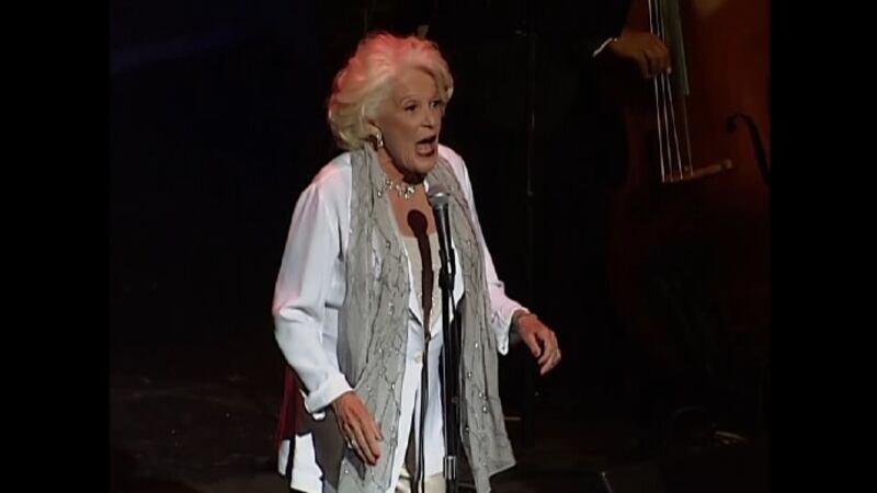 Linda Lavin sings at Thalian Hall in 2008 for their 150th anniversary celebration.