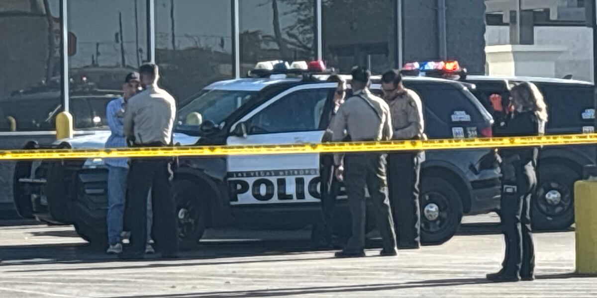 Man thinks shoppers were trying to kill him, stabs 3 at Walmart in Las Vegas Man thinks shoppers were trying to kill him, stabs 3 at Walmart in Las Vegas