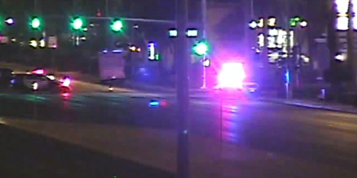 2 Metro officers hospitalized after being attacked by suspects, police say 2 Metro officers hospitalized after being attacked by suspects, police say