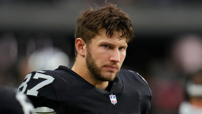 Las Vegas Raiders tight end Foster Moreau (87) before an NFL football game against the Kansas...