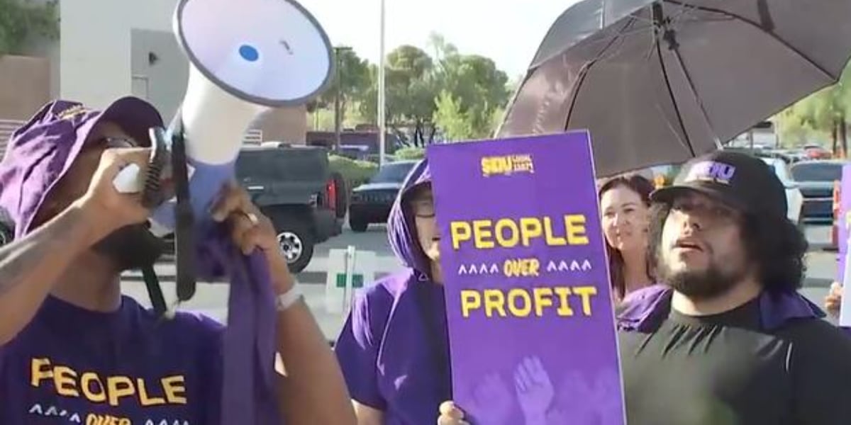 HCA Healthcare workers rally outside Las Vegas hospital over contract dispute