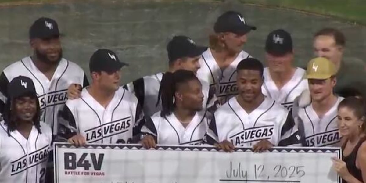 Las Vegas Raiders win charity game against Golden Knights before training camp