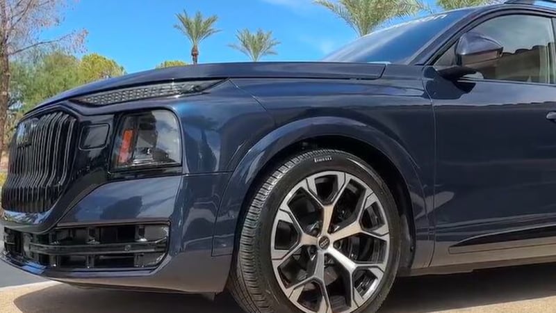 5DRVtv's Nicole Reynolds shows us the new Audi SQ9 perfect for the person who wants the space...